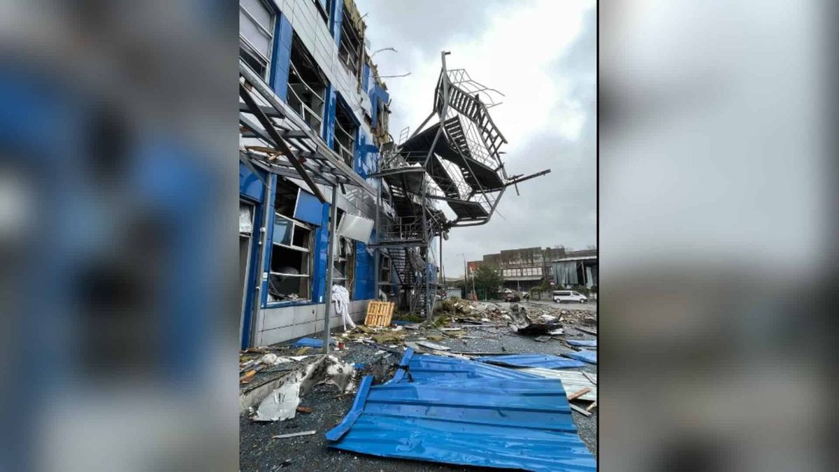 Ракета знищила виробництво і склад компанії «Домашній Текстиль» Ракетний удар пошкодив виробництво і склад компанії «Домашній Текстиль» у Києві, повідомив бізнесмен Соколовський