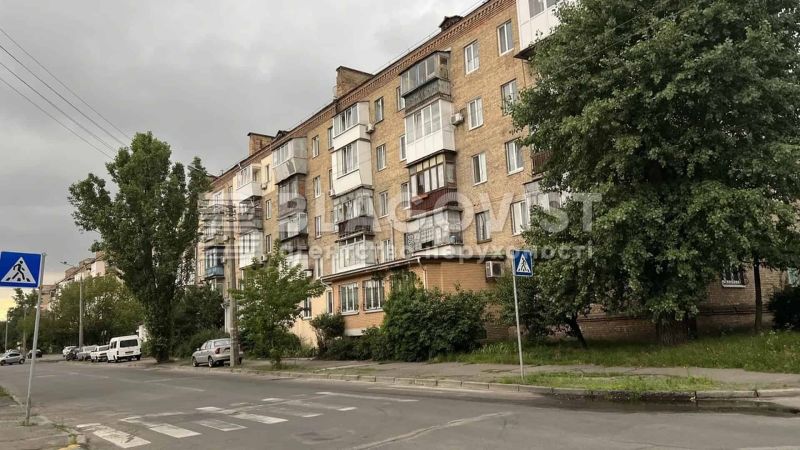 П'ятиповерховий будинок на вул. Пластовій 23 у Києві — мешканці майже рік без газу
