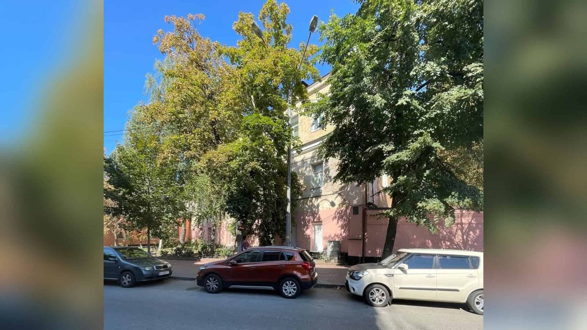 Магістратська хлібна крамниця на Братській: як зерносховище XVIII століття Будівля Магістратської хлібної крамниці на вулиці Братській 2 у Києві — зерносховище XVIII століття