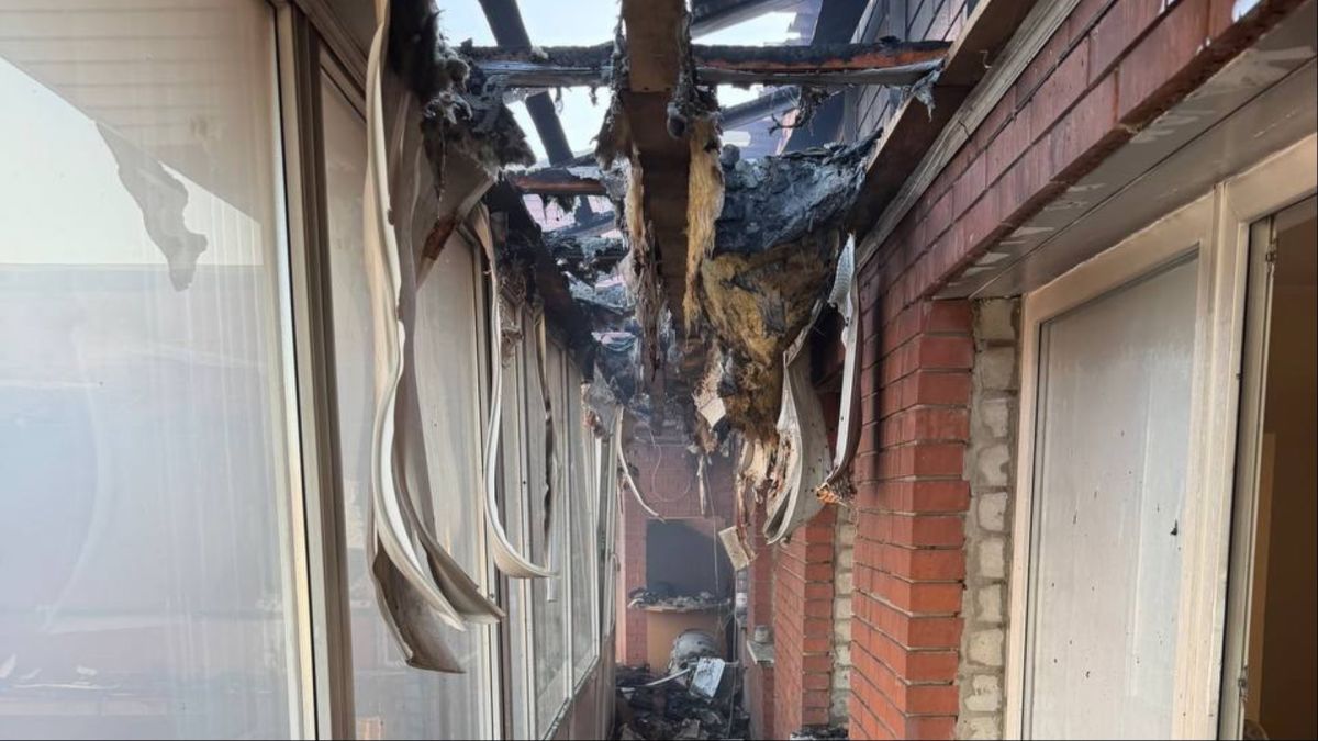 Зруйноване приміщення виробничого цеху бренду JUL у Броварах після влучання російських дронів 14 березня 2026 року