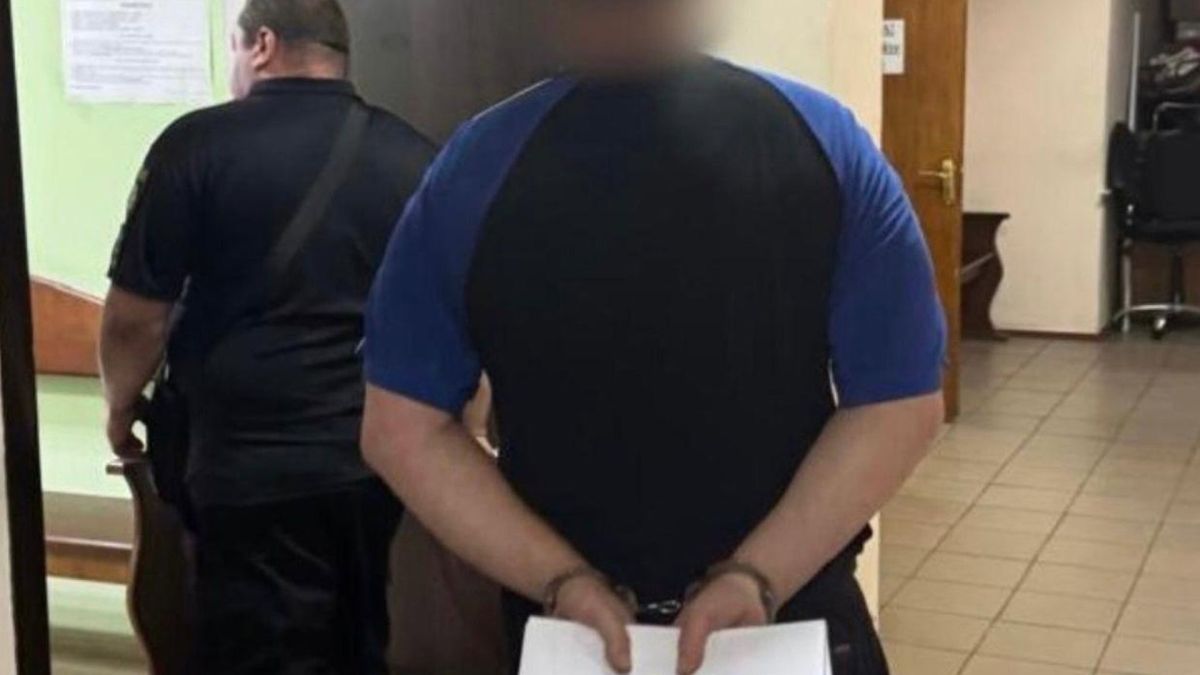 Деснянський районний суд Києва виніс вирок 49-річному чоловіку за зґвалтування 15-річної дівчини — 7 років позбавлення волі