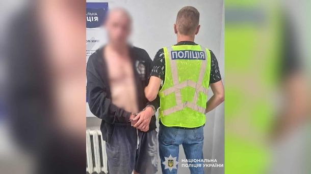 Поліцейські Бориспільщини затримали 33-річного чоловіка, який побив до смерті співмешканку і закопав її тіло у дворі в селі Дударків