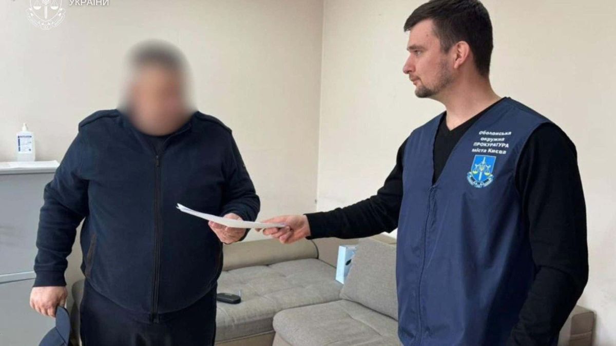 У Києві судитимуть шахрая, який торгував медичними документами для ухилення від мобілізації за $5000 У Києві судитимуть шахрая, який торгував медичними документами для ухилення від мобілізації за $5000