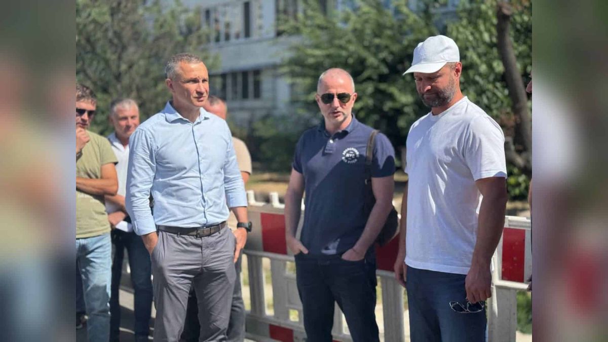 На Мілютенка в Деснянському районі 12 років добудовують житловий будинок Виїзна нарада щодо добудови житлового будинку на перетині вулиць Мілютенка та Шолома-Алейхема в Деснянському районі Києва, що будується вже 12 років