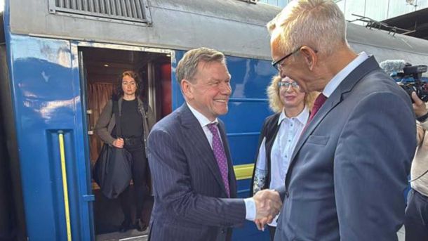 Новий глава МЗС Німеччини Іоганн Вадефуль прибув до Києва: оборона України – ключовий пріоритет
