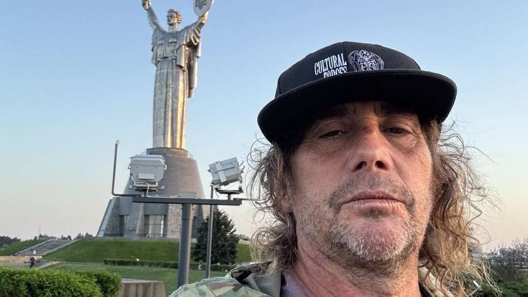 "Це тероризм, а не війна": режисер кліпів Nirvana і Green Day Семюел Баєр засудив обстріли Києва