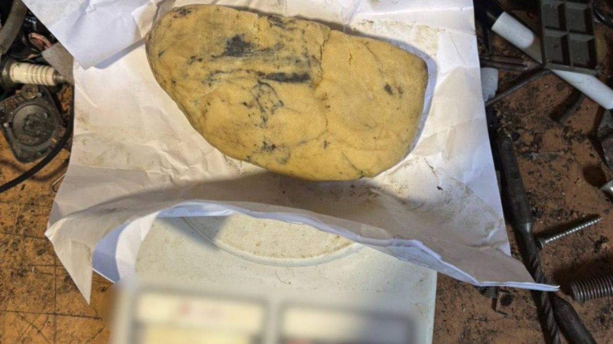 На Броварщині викрили чоловіка з 500 грамами пластиду та 98