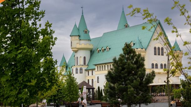 У Києві ями на дорогах ремонтують струменево-інʼєкційним методом — швидко й без сліду У Києві ями на дорогах ремонтують струменево-інʼєкційним методом — швидко й без сліду