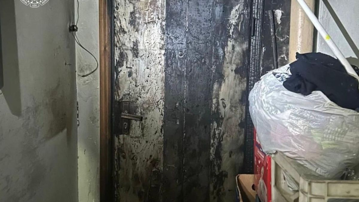 На Оболоні затримали жінку за підпали дверей знайомих: їй гр