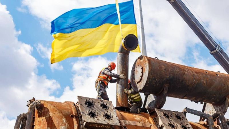 Співробітники ДТЕК проводять роботи на енергетичному об'єкті