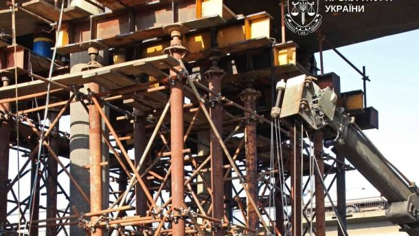 Посадовець КП «Київавтошляхміст» підозрюється у розтраті 6,7 млн грн при закупівлі обладнання для ремонту мостів Києва у 2024 році