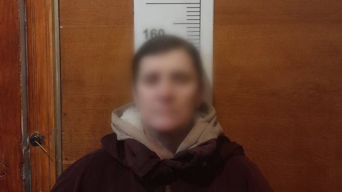 Поліцейські Подільського управління вилучили 54 поліетиленові пакети з амфетаміном під час обшуку квартири у Києві