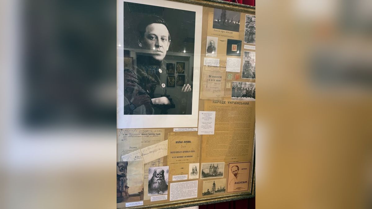 Музей Однієї Вулиці показує 200 років боротьби за Незалежність На Андріївському узвозі, 2-б,в відкрився виставковий проект «Спалахи історії» — масштабна експозиція, присвячена 35-річчю відродження Незалежності Укр