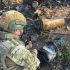 Вибухотехнік поліції Київщини оглядає бойову частину російського безпілотника на подвір’ї приватного будинку на Бориспільщині