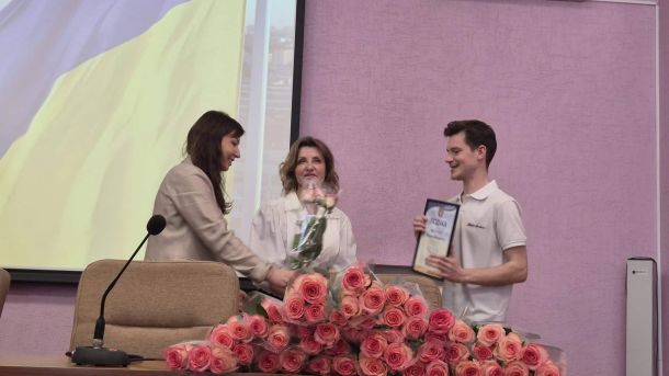 Головні новини Києва | Kyiv.News Нагородження учасників на засіданні комісії Київської міської ради з питань охорони здоров’я — звіт про виконання медичних програм за Q1 2026