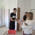 Головні новини Києва | Kyiv.News Директорка Департаменту охорони здоров'я КМДА Тетяна Мостепан вручає вишиванку молодій родині у Київському міському пологовому будинку №1 в День вишиванки