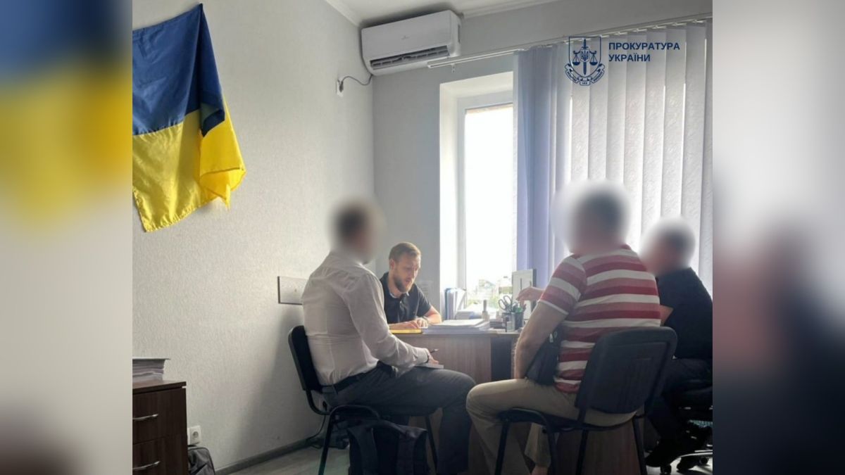 Ексголову банку підозрюють у фіктивному продажі 5 приміщень на 20 млн грн Будівля суду або прокуратури у Києві — колишньому голові правління банку повідомили про підозру у фіктивному продажі 5 приміщень на 20 млн грн