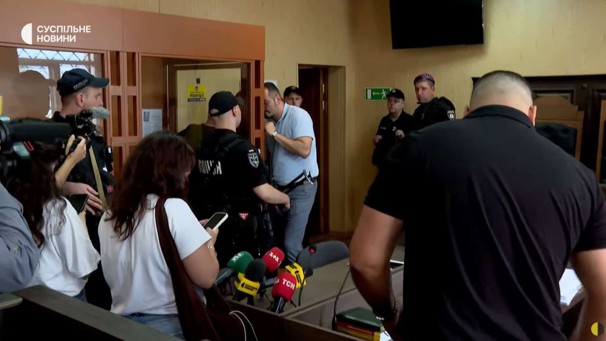 Суд над Лучановим: чому екскомбриг отримав 60 діб СІЗО Зала Рокитнянського районного суду під час обрання запобіжного заходу екскомбригу 155-ї бригади