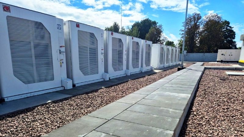 Мобільні сонячні електростанції на Київщині — частина обласної програми підтримки енергонезалежності від Київської ОВА