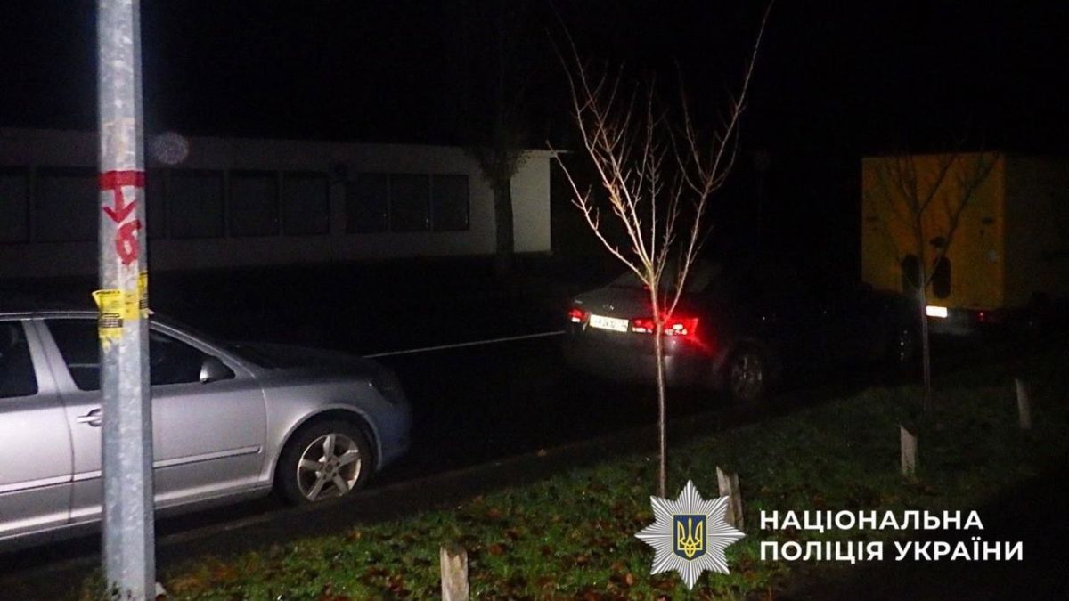 У Києві таксист зламав щелепу пасажирці Автомобіль таксі у нічний час