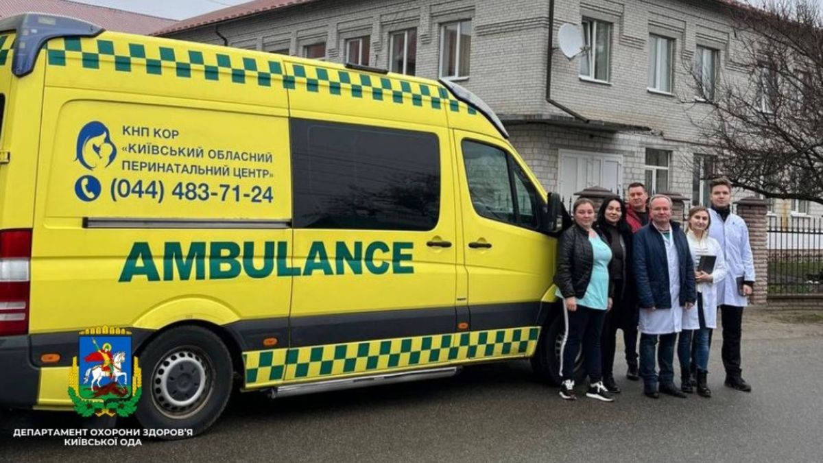 Медики мобільної гінекологічної бригади Київського обласного перинатального центру надають безкоштовні послуги жінкам Рокитнянської громади