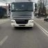 Вантажний автомобіль DAF CF 85 на місці смертельного ДТП у Нових Петрівцях на Вишгородщині — слідчі маркери на дорозі