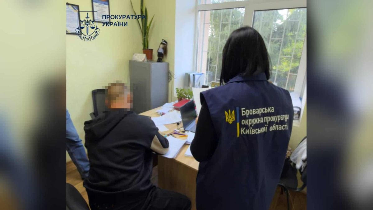 Чоловіка підозрюють у сексуальній експлуатації 11-річної дівчинки в Березані Будівля прокуратури Київської області — відомство повідомило про підозру 47-річному чоловіку у сексуальному насильстві щодо 11-річної дівчинки в Берез
