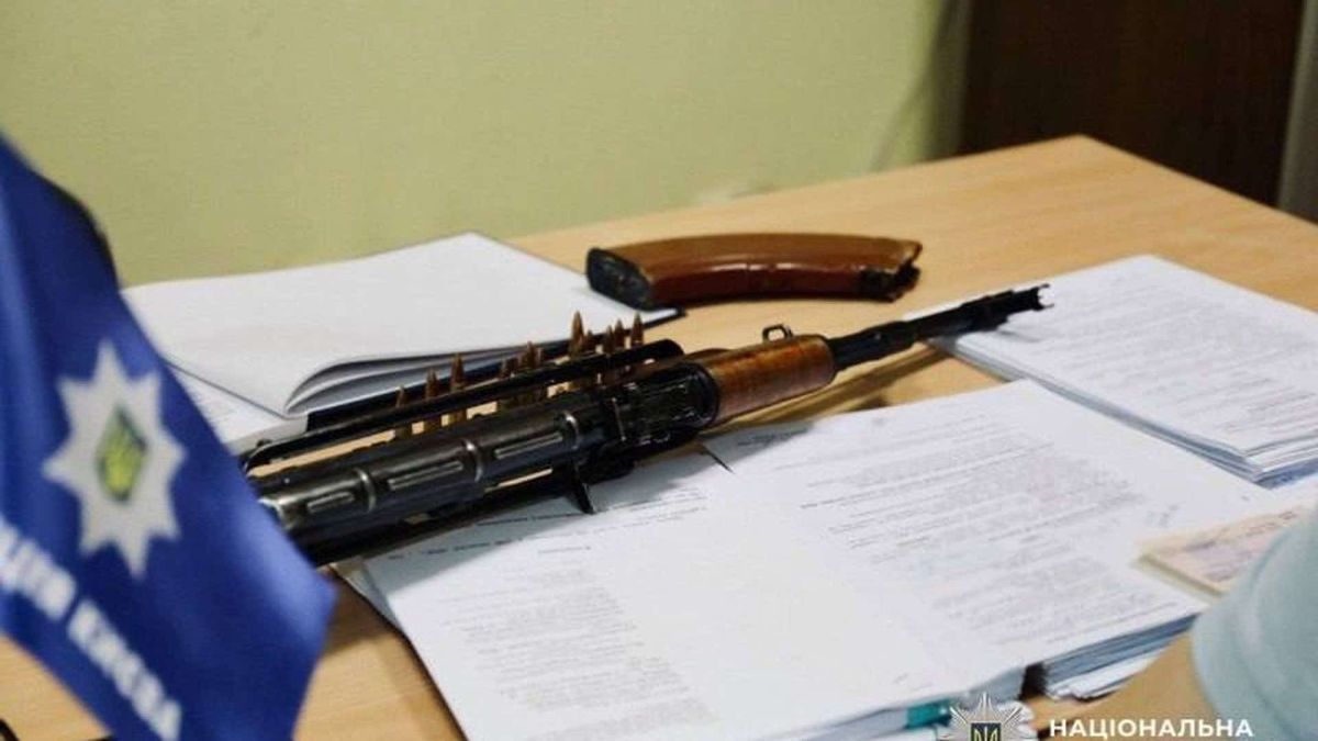 Кияни задекларували 2 237 одиниць зброї та мільйон набоїв