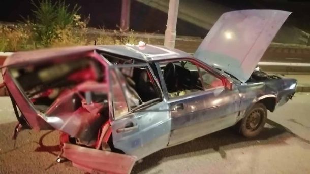 Місце смертельного ДТП на проспекті Степана Бандери в Оболонському районі Києва: Daewoo Nubira врізався у Volkswagen Passat, загинув 57-річний водій