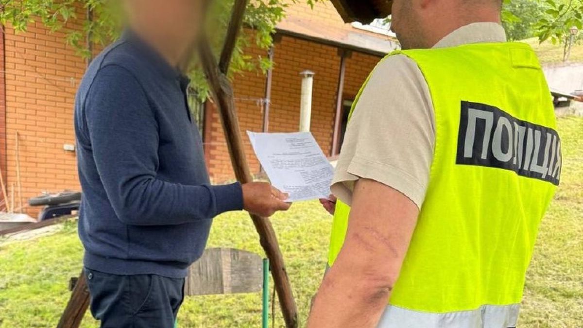 В.о. директора київського коледжу підозрюють у збитках на 2,3 млн грн В.о. директора київського коледжу підозрюють у підписанні фіктивних актів ремонту зі збитками 2,3 млн грн