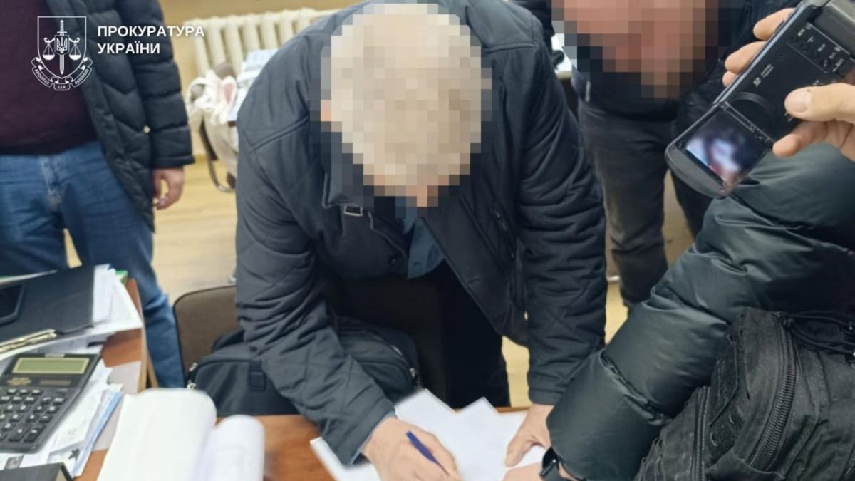 Понад 1,1 млн євро агресору: директора київського підприємства затримано Затримання директора київського картонно-тарного підприємства — підозра у пособництві державі-агресору, 10 березня 2026 року