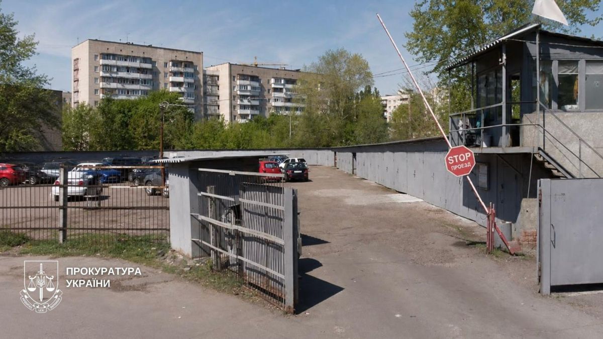Директора фірми підозрюють у захопленні землі на проспекті Свободи — збиток Огороджена комунальна ділянка на проспекті Свободи у Подільському районі Києва, де без дозволів влаштували паркувальний майданчик вартістю 24,1 млн грн