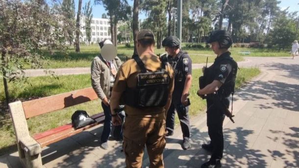Дезертир із Криму підпалив авто Героя України й готував вбивство офіцера ЗСУ: деталі справи Дезертир із Криму підпалив авто Героя України й готував вбивство офіцера ЗСУ: деталі справи