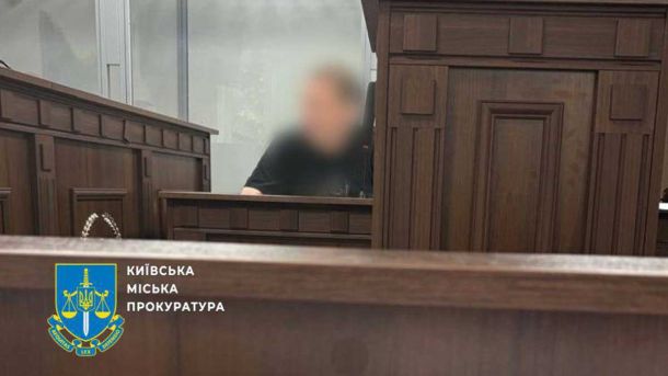 У Погребах авто збило велосипедистку на головній дорозі
