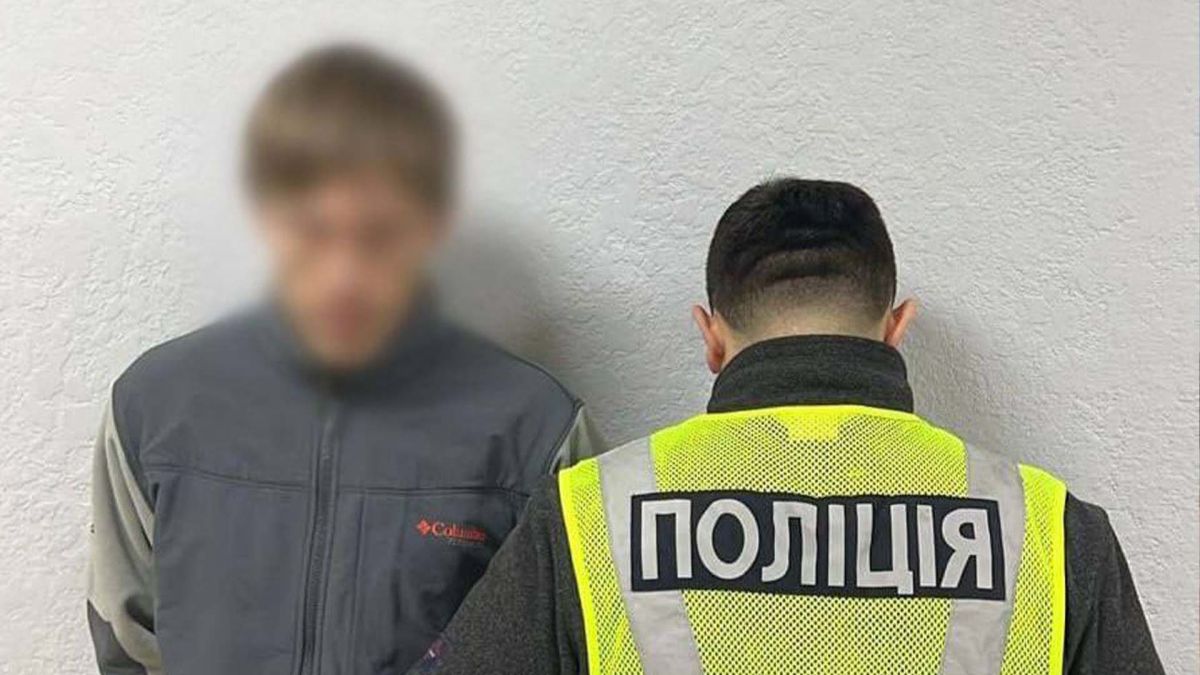 У Києві чоловік під час застілля задушив знайомого металевими кайданками: поліція затримала підозрюваного Затриманий підозрюваний
