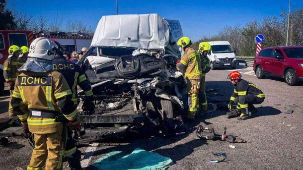 ДТП на трасі Київ — Одеса біля Саливонок: деблокували двох