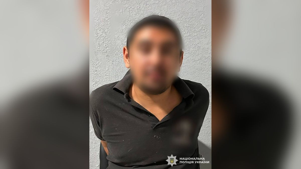 У Фастові затримали підозрюваного в пограбуванні 59-річного перехожого Поліція Фастова затримала 28-річного підозрюваного у пограбуванні 59-річного перехожого на вулиці міста