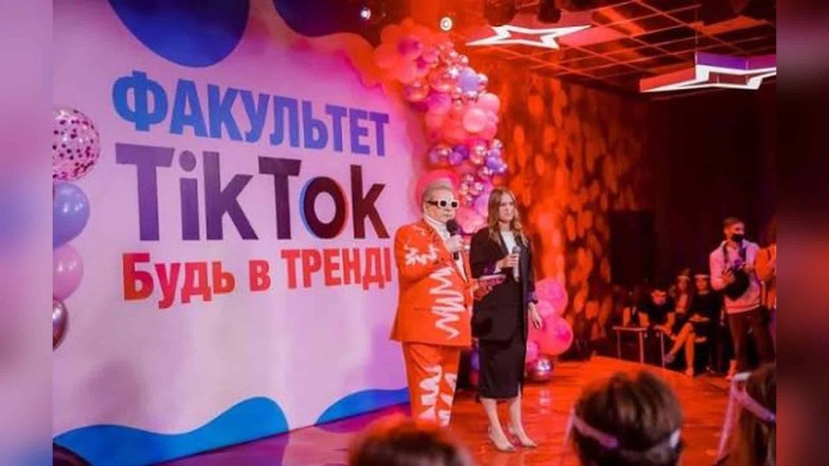 Поліція розслідує експлуатацію студентів КНУКіМ у ресторанах Поплавського Поліція розслідує трудову та сексуальну експлуатацію студентів КНУКіМ і КУК у Києві — справа пов'язана з ресторанами Поплавського