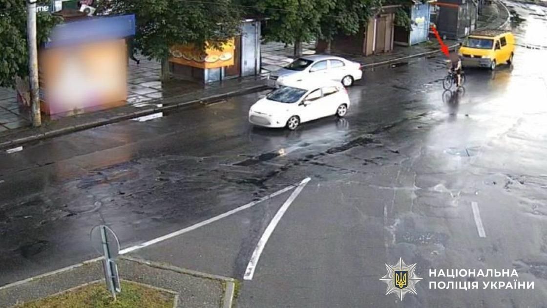 У Києві велосипедист вистрілив у машину волонтерки: стрілка затримано У Києві велосипедист вистрілив у машину волонтерки: стрілка затримано