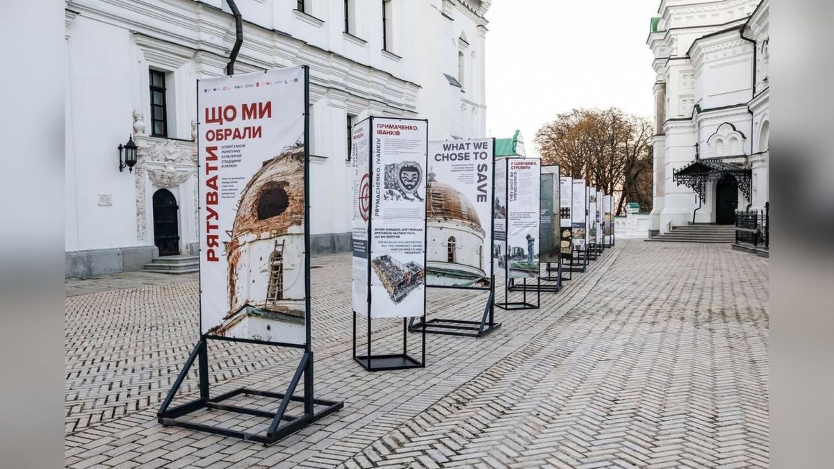У Лаврі відкрили виставку про порятунок культурної спадщини України Відкрита виставка просто неба між Трапезною церквою та Успенським собором у Києво-Печерській лаврі