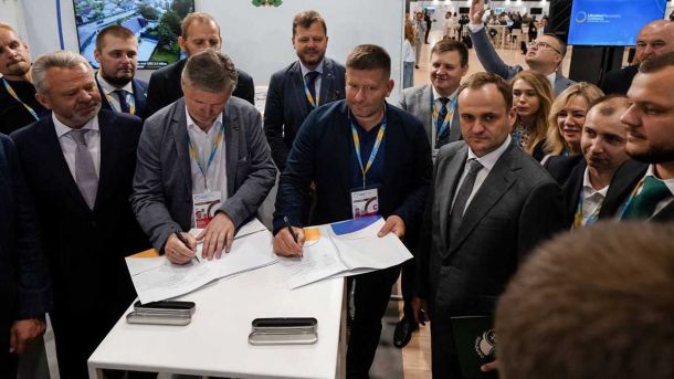 Попри війну: у КиївЗоо народилися пташенята королівських фазанів