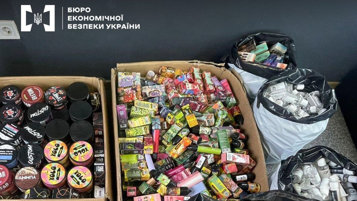 Контрабанду вейпів та кальянів викрили на Київщині