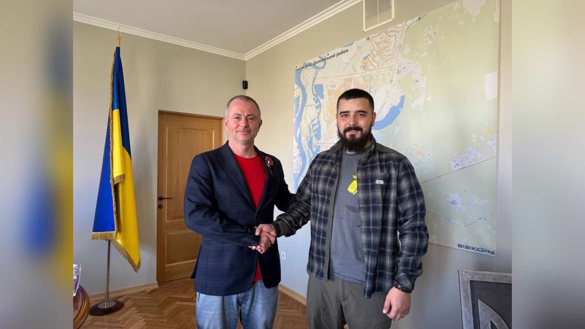 Деснянська РДА підписала меморандум про співпрацю з Другим медбатальйоном Підписання меморандуму між Деснянською РДА Києва та Другим окремим медичним батальйоном про співпрацю у сфері освіти та медицини