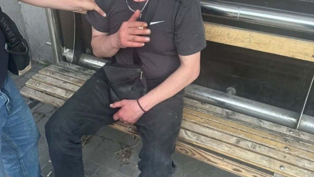 У Солом'янській лікарні затримали чоловіка: змушував 8-річну показати статеві органи