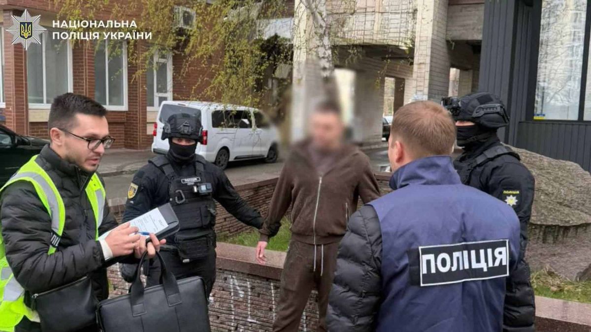 Поліцейські Оболонського управління затримують 24-річного киянина — учасника схеми договірних матчів із настільного тенісу