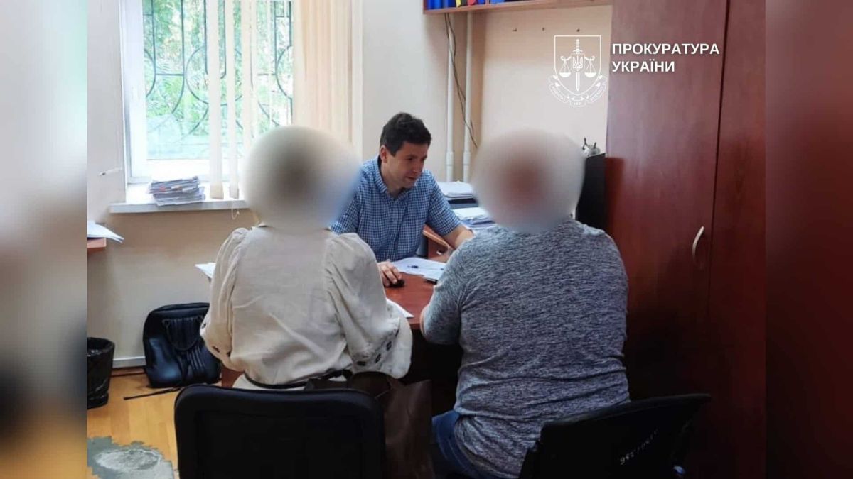 Посадовця Дніпровської РДА підозрюють у завищенні вартості ремонту на 2,2 млн Будівля Центру надання адміністративних послуг Дніпровського району Києва, де 2023 року провели капремонт із завищенням вартості матеріалів на 2,2 млн