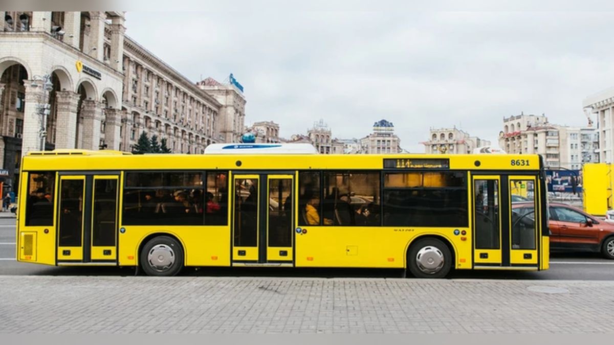 Сьогодні останній день, щоб використати поїздки за старими тарифами в Києві Пасажири київського комунального транспорту використовують Kyiv Smart Card для оплати проїзду в останній день дії старих тарифів 14 вересня