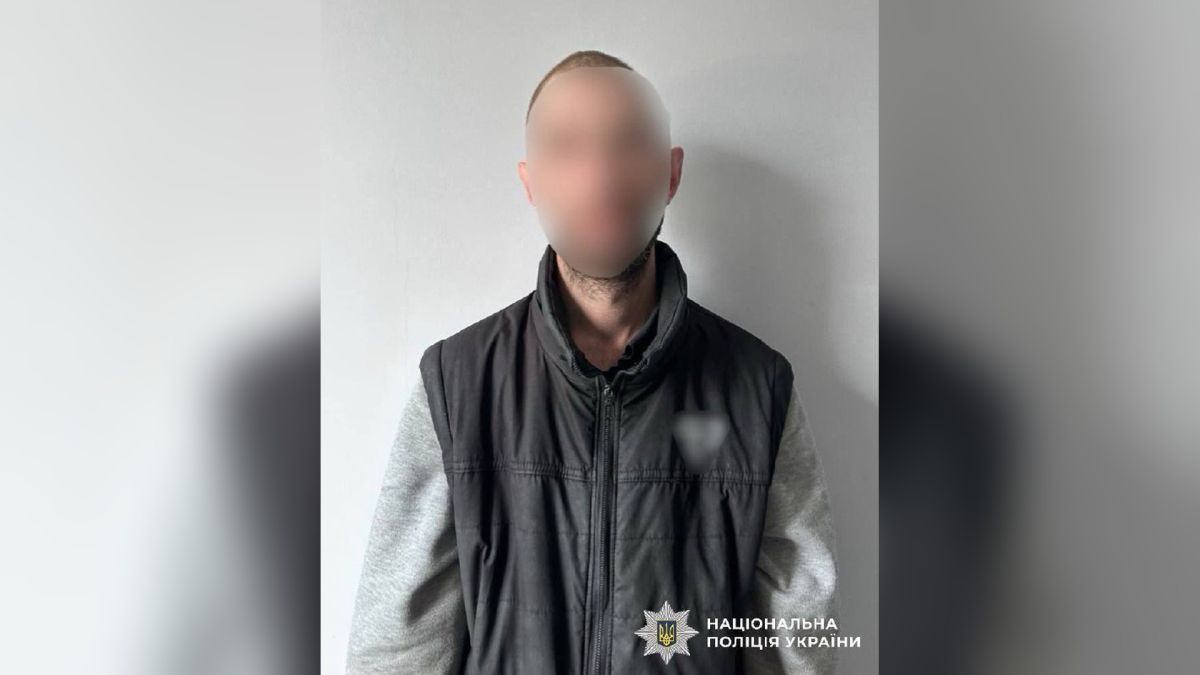 Поліцейські у Броварах затримали 30-річного чоловіка за підозрою у викраденні електроніки з магазину