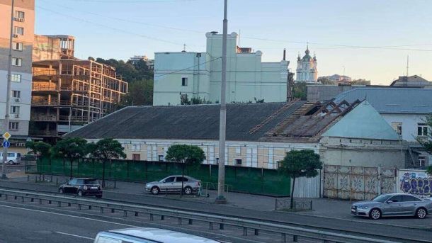 «Я знаю, що він живий і в полоні»: у Києві відбулася акція-нагадування про військовополонених і зниклих безвісти