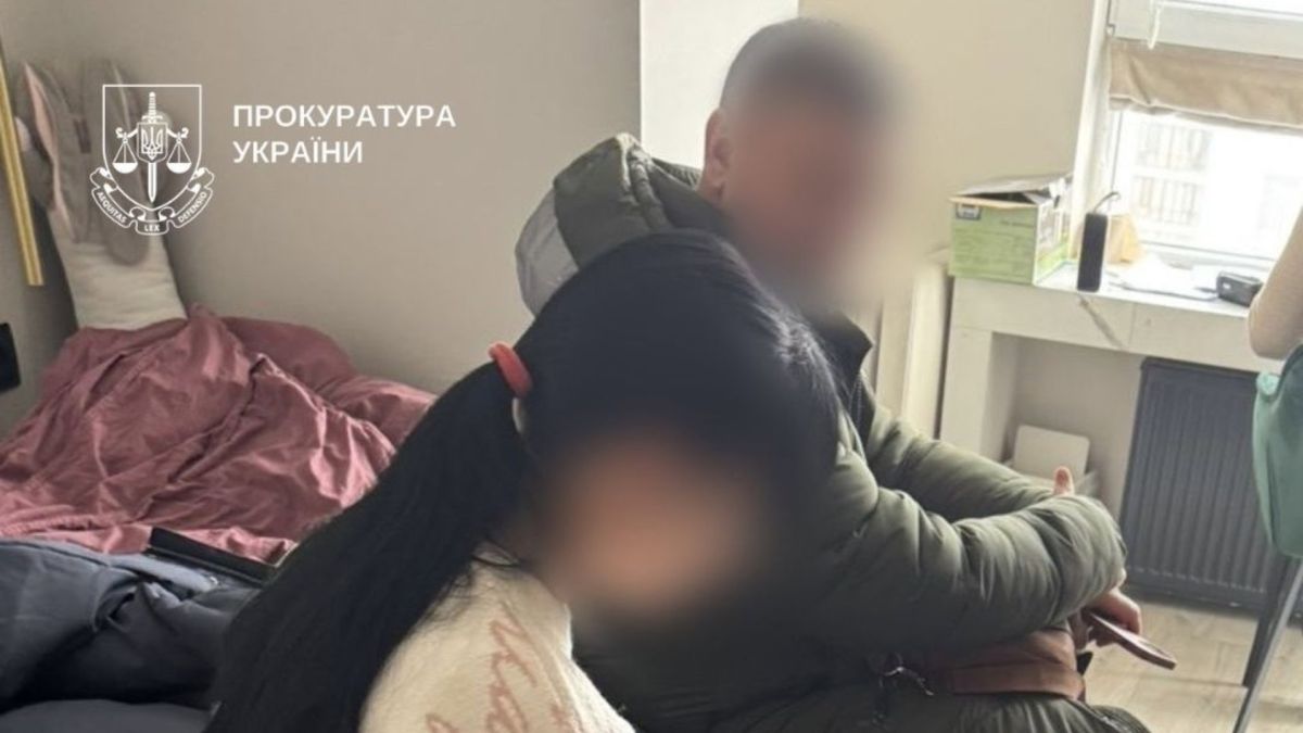 У Києві шахрайка привласнила 438 тисяч гривень військового Шахрайка, яка привласнила 438 тисяч гривень військового